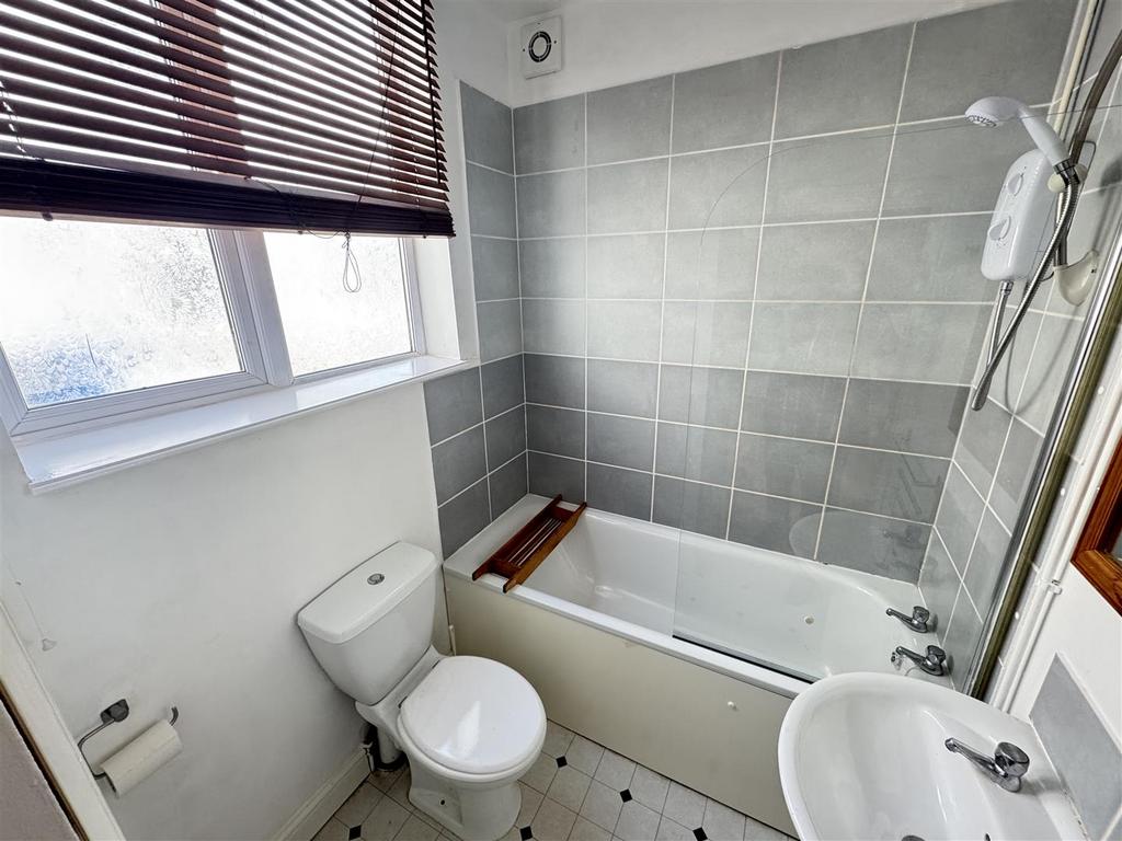 En suite bathroom