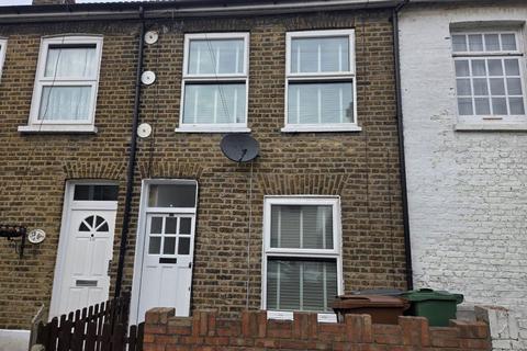 2 bedroom house to rent, Mayfield Road, London E17