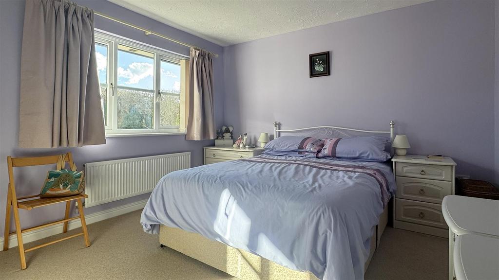 Bedroom 1 (2).jpg