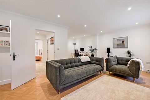 32 Longbourn, Windsor, SL4 3TN
