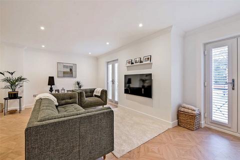32 Longbourn, Windsor, SL4 3TN