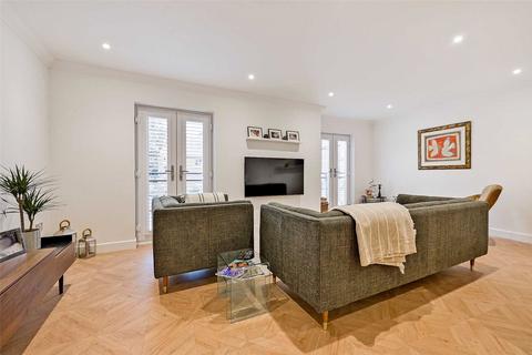 32 Longbourn, Windsor, SL4 3TN