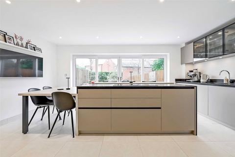 32 Longbourn, Windsor, SL4 3TN