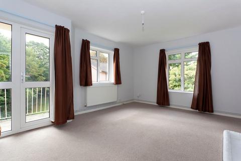 2 bedroom flat to rent, Sunnymead, Crawley RH11