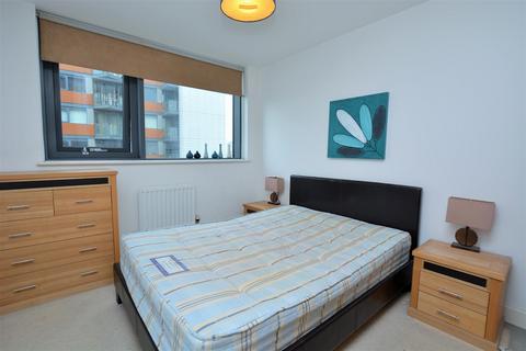 1 bedroom apartment to rent, Neutron Tower, London, E14