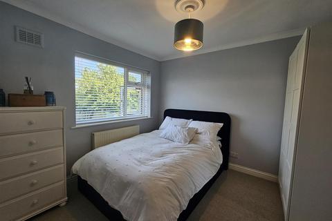 6 Brooklands, York, YO10 3NU
