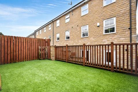 4 bedroom townhouse for sale, Jilling Gardens, Dewsbury, West Yorkshire