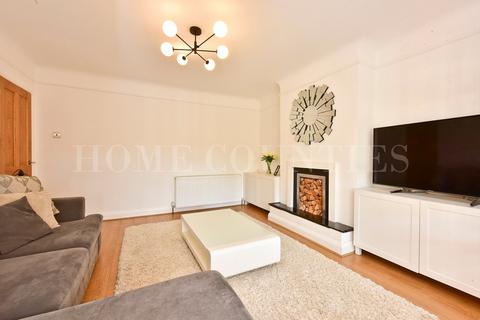 30 Brackendale, Potters Bar, EN6 2LU