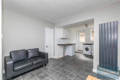 5 bedroom terraced house to rent, St Martins Street, Brighton