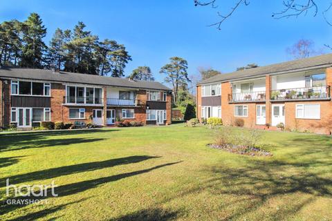 2 bedroom maisonette for sale, Beacon Hill Court, Hindhead