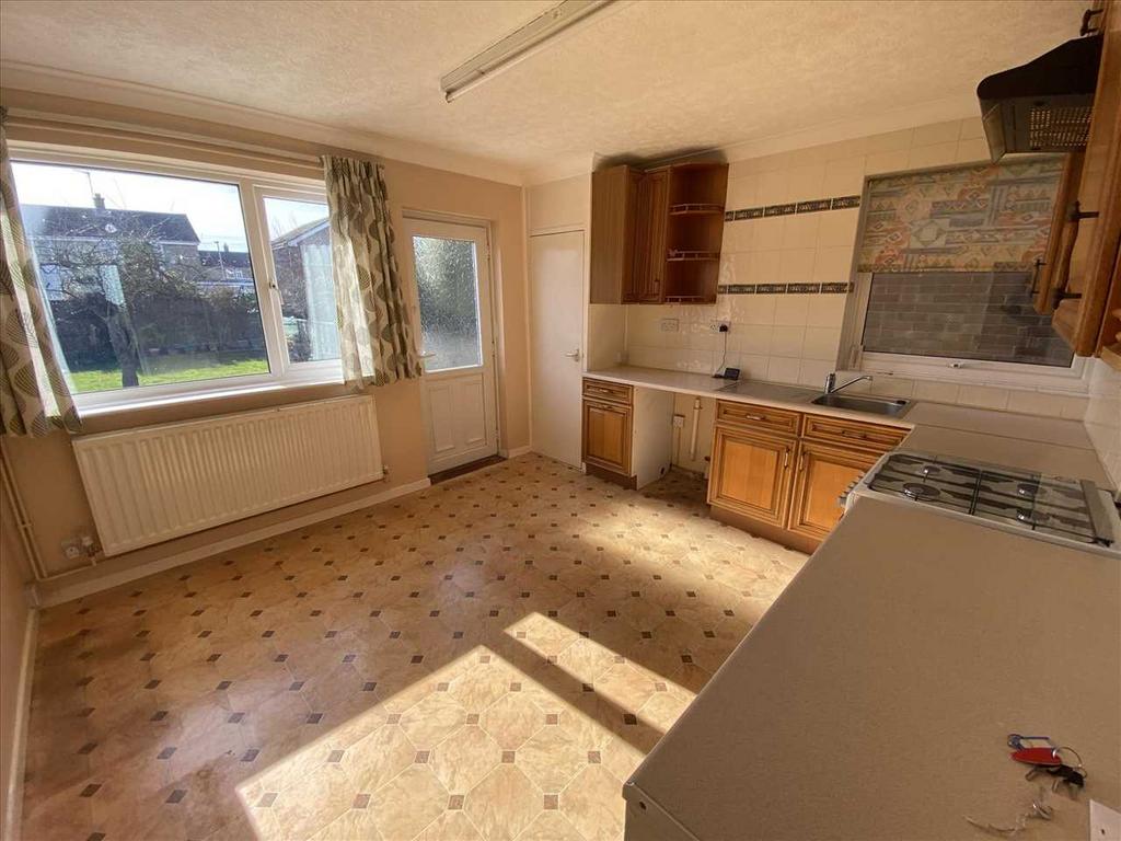 Dining Kitchen:
