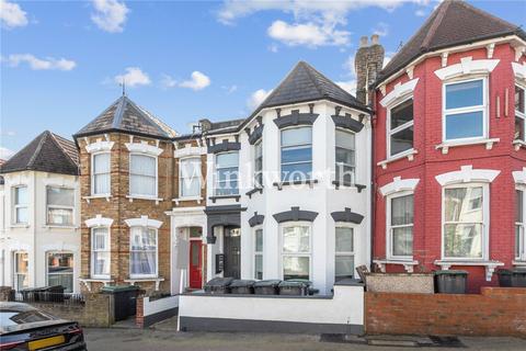 Studio to rent, Duckett Road, London, N4