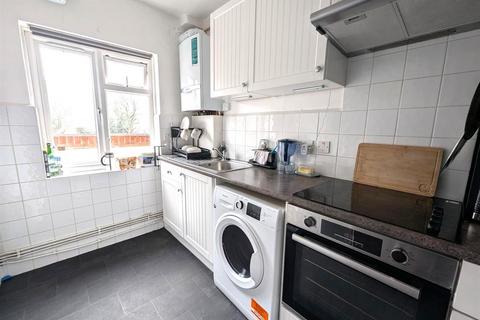 2 bedroom house to rent, North End Road, Wembley