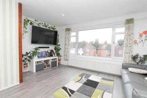 44 Effingham Close, Sutton, SM2 6AG