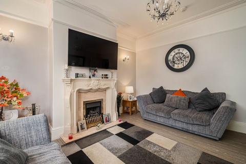 3 bedroom detached house for sale, Leeds Road, Birstall