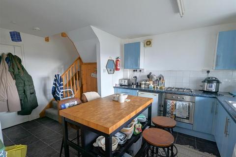 2 bedroom end of terrace house for sale, Porth Bean Road, Newquay TR7