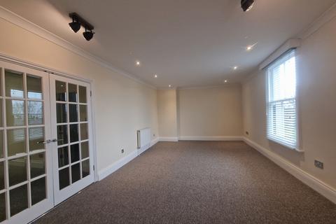 3 bedroom flat to rent, Dover Road, Walmer, CT14