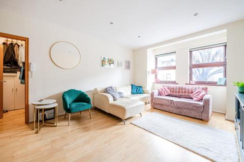 2 bedroom flat for sale, Birkbeck Road, Acton