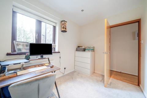 2 bedroom flat for sale, Birkbeck Road, Acton