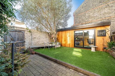 3 bedroom end of terrace house for sale, Bradgate Road, Catford