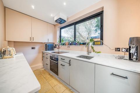74 Bradgate Road, London, SE6 4TR