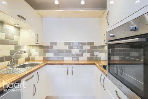 1 bedroom apartment for sale, Wey Hill, Haslemere