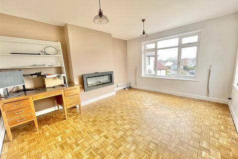 2 bedroom flat for sale, Lake Road, Poole BH15