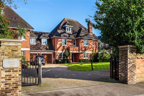 5 bedroom link detached house for sale, Laubin Close, Twickenham, London, TW1