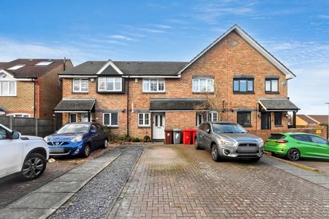 2 bedroom terraced house to rent, Milland Court, Borehamwood, WD6 5RX