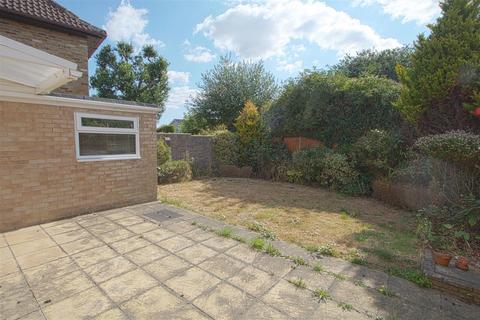 16 Crawford Close, Billericay, CM12 0PX