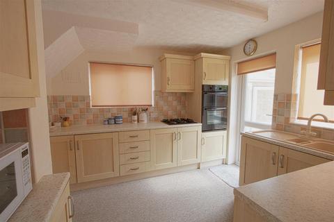 16 Crawford Close, Billericay, CM12 0PX