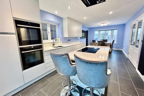 6 bedroom detached house for sale, Grange Farm Court, Micklefield, Leeds