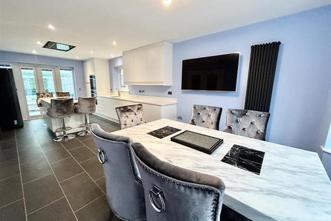 6 bedroom detached house for sale, Grange Farm Court, Micklefield, Leeds