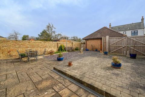 59 Ampthill Road, Shefford, SG17 5AZ