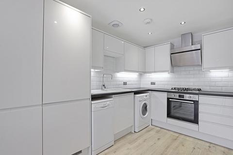 1 bedroom flat to rent, Queens Road, Buckhurst Hill, IG9