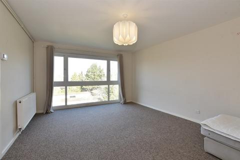 2 bedroom flat for sale, Chingford Avenue, Chingford