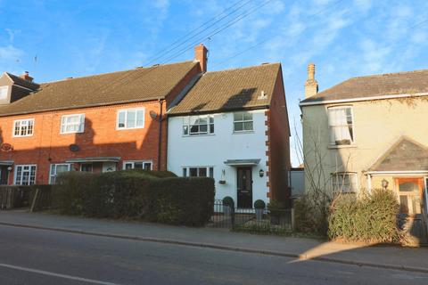 3 bedroom detached house to rent, High Street, Codicote, SG4