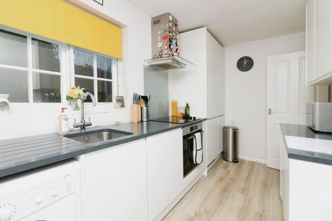 3 bedroom end of terrace house to rent, High Street, Codicote, SG4