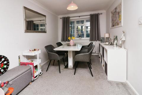 3 bedroom end of terrace house to rent, High Street, Codicote, SG4