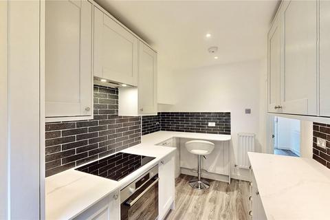 2 bedroom apartment to rent, Gainsborough Court, Nether Street, Finchley, N12 8AE