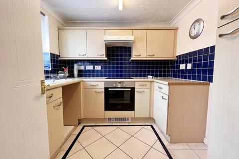 2 bedroom semi-detached house for sale, Heron Close, Rayleigh, Essex