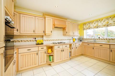 19 Pickard Drive, Sheffield, S13 8EW