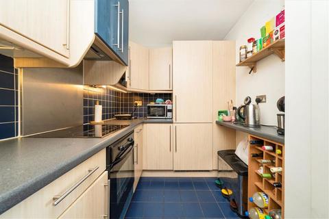 2 bedroom flat for sale, Folgate Street, London E1