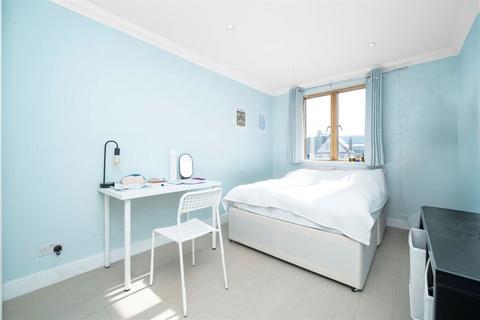 2 bedroom flat for sale, Folgate Street, London E1