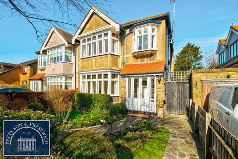 3 bedroom house for sale, Tennyson Avenue, Wanstead