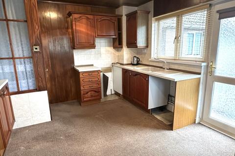 2 bedroom flat for sale, Ty Ceiriog, Heol Crwys, Cwmavon, Port Talbot, Neath Port Talbot.