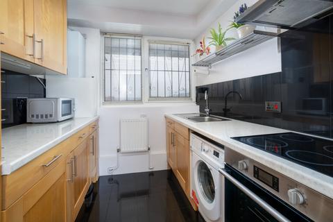 Studio to rent, Arlington Road, London, NW1