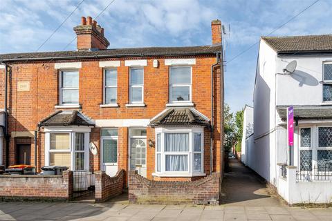 3 bedroom end of terrace house for sale, George Street, Bedford