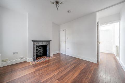 3 bedroom end of terrace house for sale, George Street, Bedford