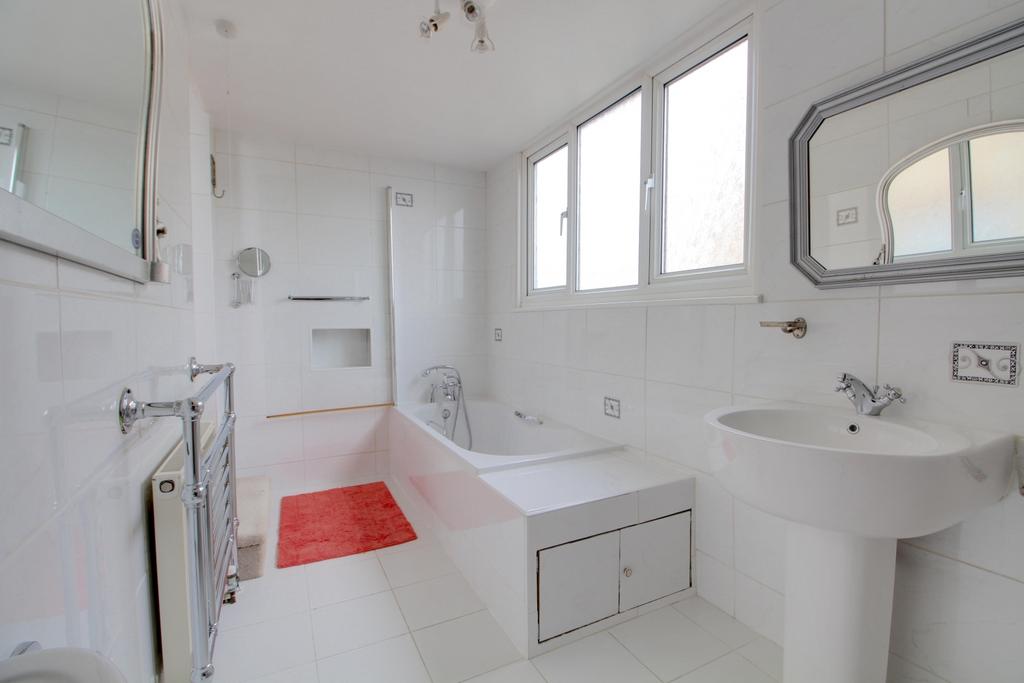 En Suite Bathroom